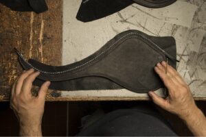 TAILOR-MADE SADDLES